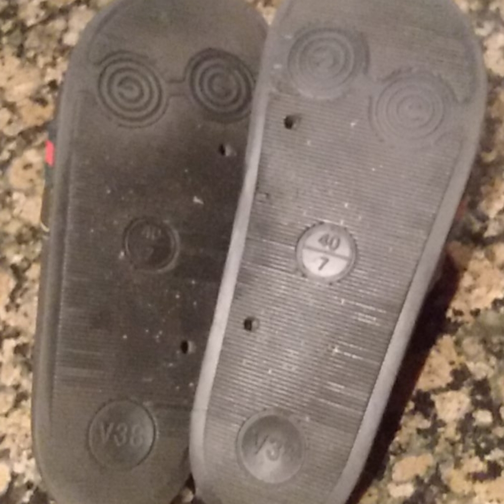 Shoes - Picture 4 of 8